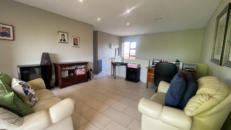 4 Bedroom Property for Sale in Blue Bend Eastern Cape
